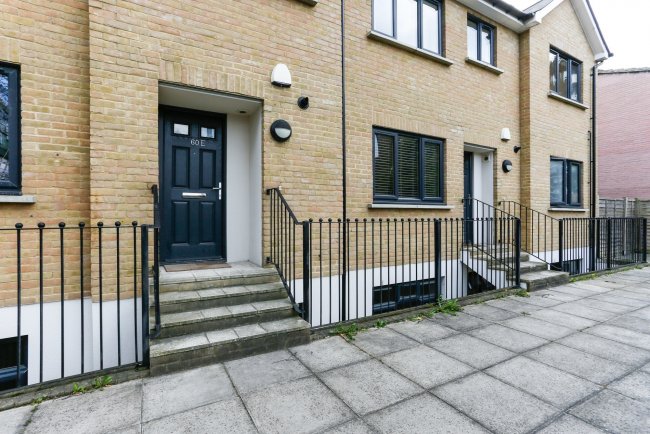 60E Upper Tulse Hill, Streatham Hill, London SW2 2RW
 9