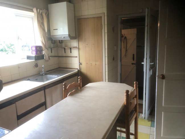 12 Lilac Close, Guildford, Surrey GU1 1PB
 9