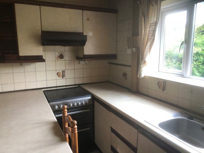 12 Lilac Close, Guildford, Surrey GU1 1PB
 9