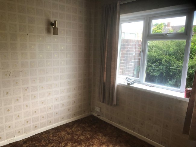 12 Lilac Close, Guildford, Surrey GU1 1PB
 9