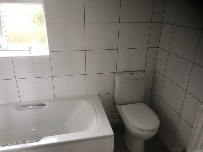 12 Lilac Close, Guildford, Surrey GU1 1PB
 9