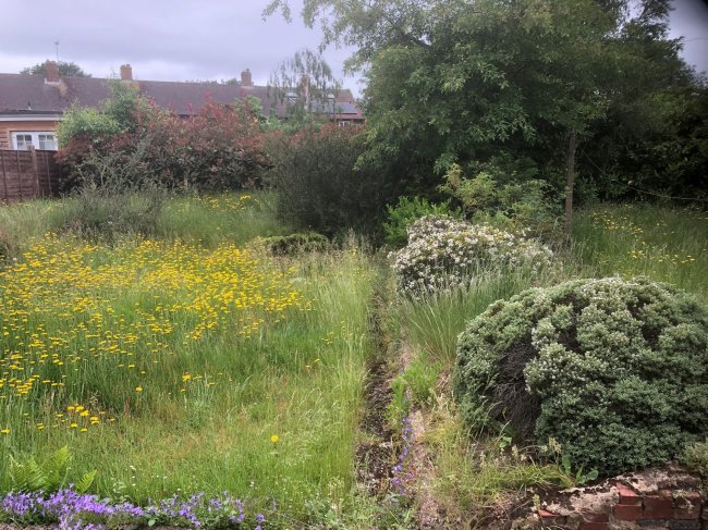 12 Lilac Close, Guildford, Surrey GU1 1PB
 9