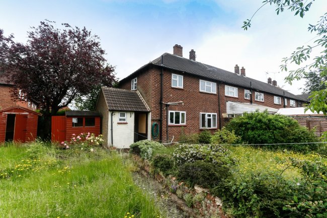 12 Lilac Close, Guildford, Surrey GU1 1PB
 9