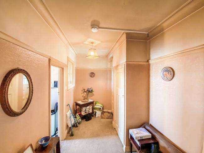 Flat 3, Norman Court, Upper Sunbury Road, Hampton, Middlesex, TW12 2DN 10