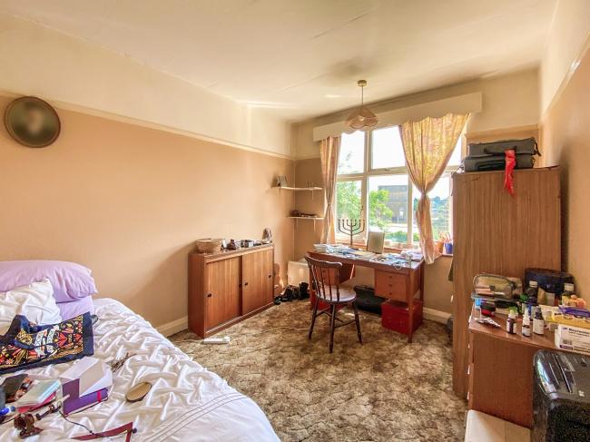 Flat 3, Norman Court, Upper Sunbury Road, Hampton, Middlesex, TW12 2DN 10