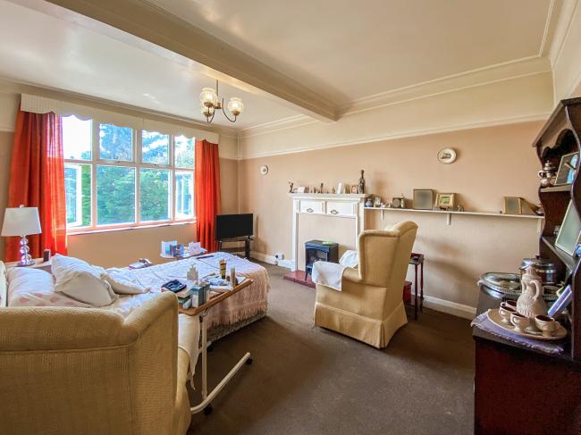 Flat 3, Norman Court, Upper Sunbury Road, Hampton, Middlesex, TW12 2DN 10