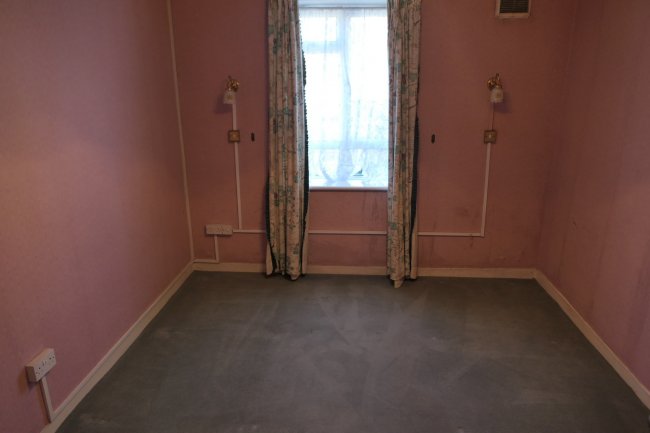 24 Markham House, Bowen Drive, West Dulwich, London SE21 8QQ
 7