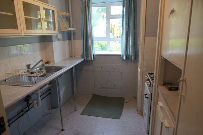 24 Markham House, Bowen Drive, West Dulwich, London SE21 8QQ
 7