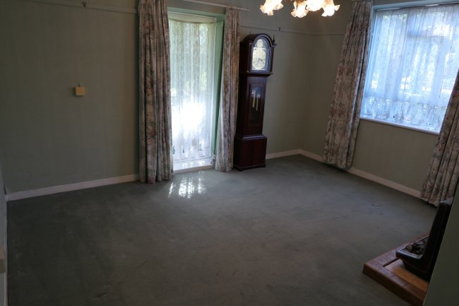 24 Markham House, Bowen Drive, West Dulwich, London SE21 8QQ
 7