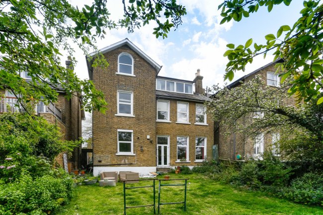 Flat 2, 24 Court Yard, Eltham, London, SE9 5PZ
 8