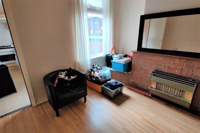 87 Park Road, Ilkeston, Derbyshire DE7 5DA
 4