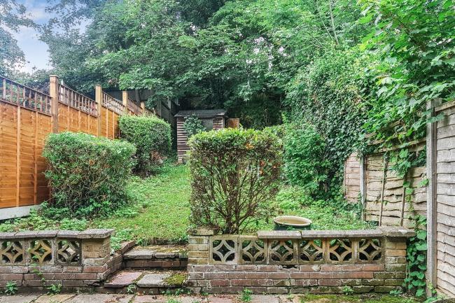 17 Plough Lane Close, Wallington, Surrey SM6 8JN
 8