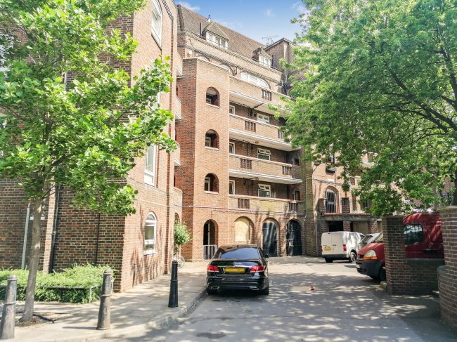 18 Alton House. Bromley High Street, Bow Bridge, Bow London E3 3BB
 7