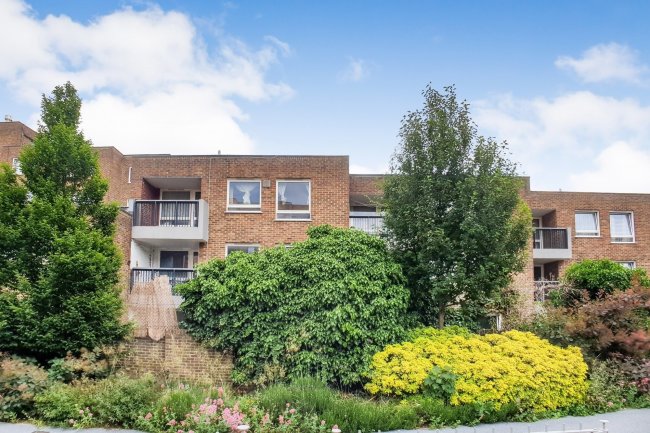 92 Rainhill Way, Bow Bridge, Bow London E3 3JD
 3