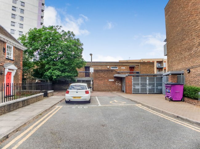 92 Rainhill Way, Bow Bridge, Bow London E3 3JD
 3