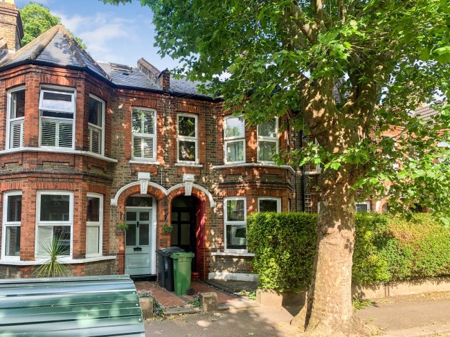 116 Edward Road, Walthamstow, London E17 6NX
 3