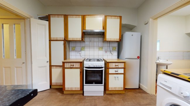 116 Edward Road, Walthamstow, London E17 6NX
 3