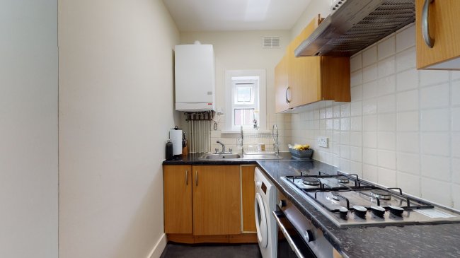 118B Erskine Road, Walthamstow, London E17 6SA
 3