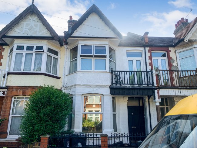 41b Howard Road, Walthamstow, London E17 4SH
 10