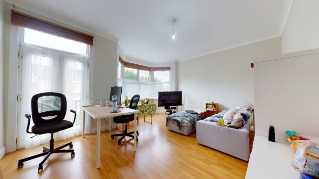 41b Howard Road, Walthamstow, London E17 4SH
 10