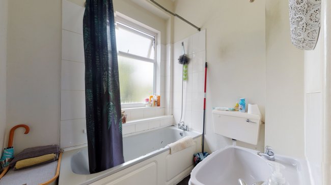 Flat C, 200 Vicarage Road, London E10 5DX
 1