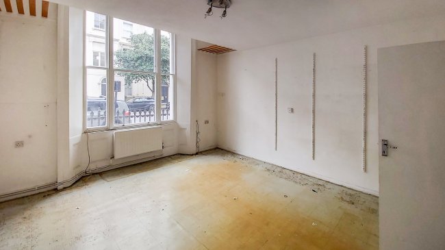 242B Gloucester Terrace, Bayswater, London W2 6HU
 9