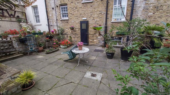 3E Gateforth Street, Marylebone, London NW8 8EH
 2