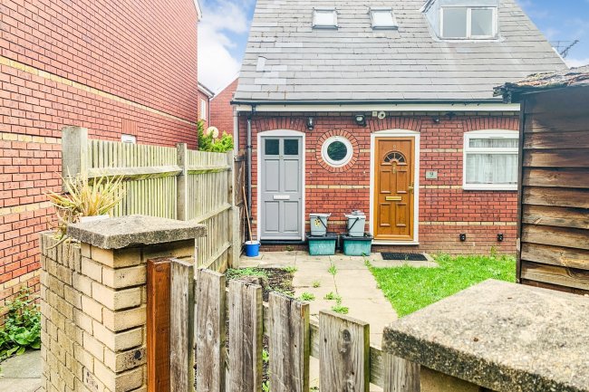 10 Hamlet Close, London, SE13 5SS
 10