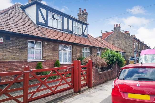 71 Walford Road, Uxbridge, Middlesex UB8 2NQ
 6