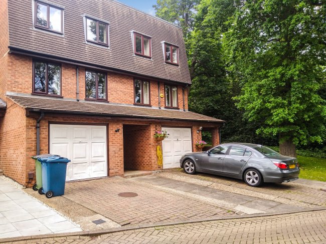 30 Harrow Fields Gardens, Harrow, Middlesex HA1 3SN 8
