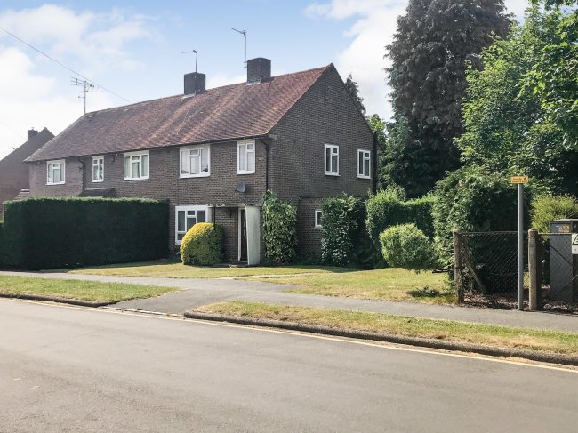 52 Oakington Avenue, Amersham, Buckinghamshire HP6 6ST
 6