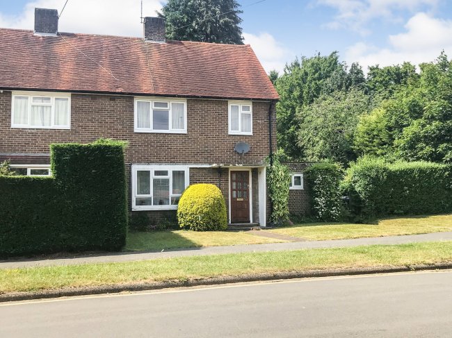 52 Oakington Avenue, Amersham, Buckinghamshire HP6 6ST
 6