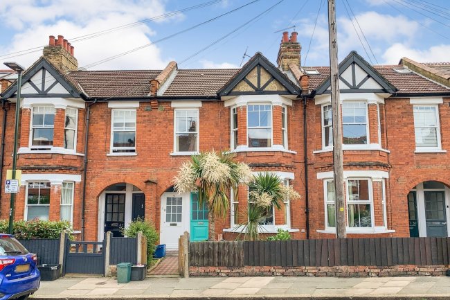 46 Godstone Road, Twickenham, Middlesex TW1 1JX
 5