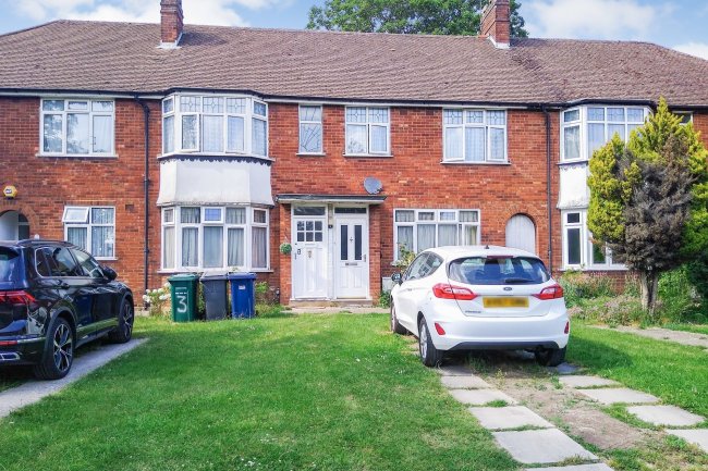 4 Page Court, Mill Hill, London NW7 2DY
 7