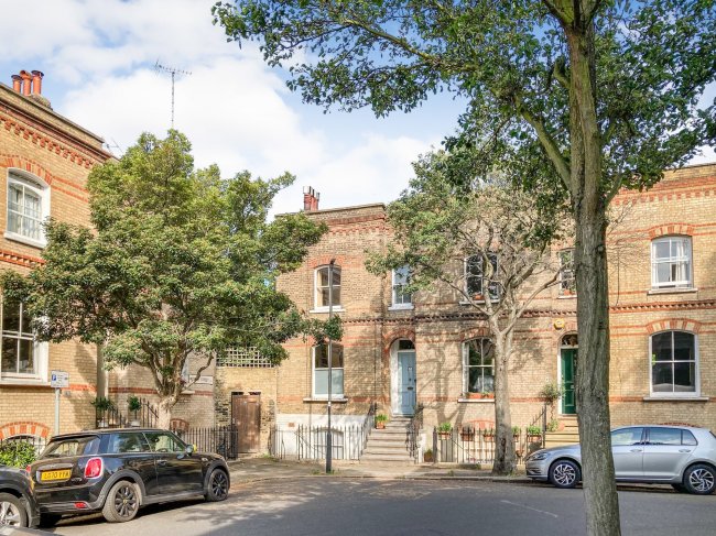 Lower Ground Floor Flat, 10 Radcot Street, Lambeth, London SE11 4AH
 1