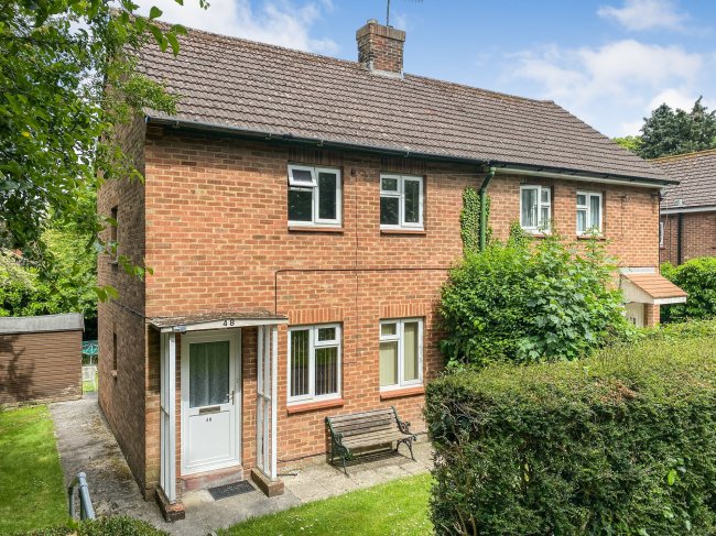 48 Weymouth Street, Warminster, Wiltshire BA12 9NT
 5