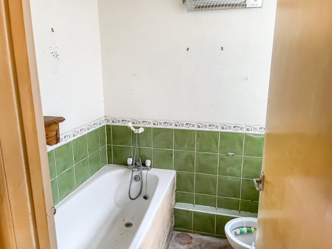 20 North Allington, Bridport, Dorset, DT6 5DY
 8