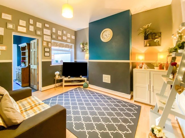 160A Links Road, Tooting, London SW17 9ES 
 5