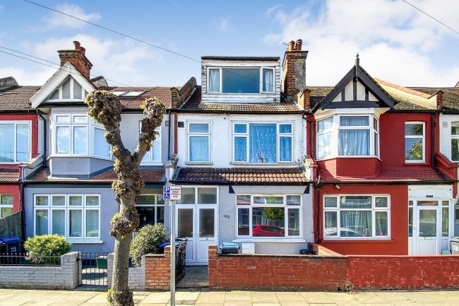 160A Links Road, Tooting, London SW17 9ES 
 5