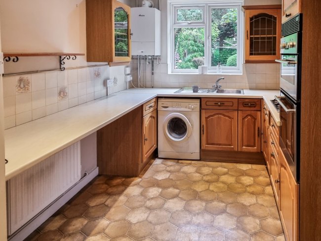 93 Evelyn Drive, Pinner, Middlesex HA5 4RN
 7