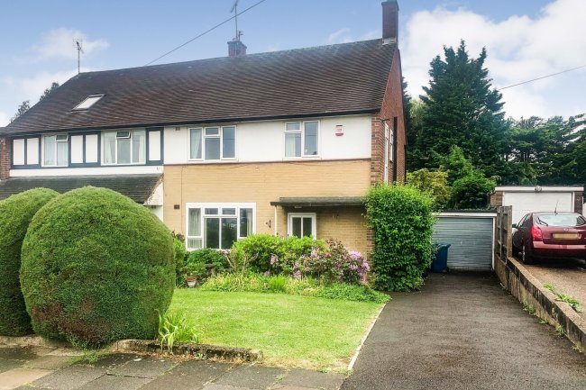 93 Evelyn Drive, Pinner, Middlesex HA5 4RN
 7