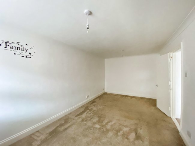 Flat 9 Frensham Court, Frensham Road, Southsea, PO4 8AQ 10