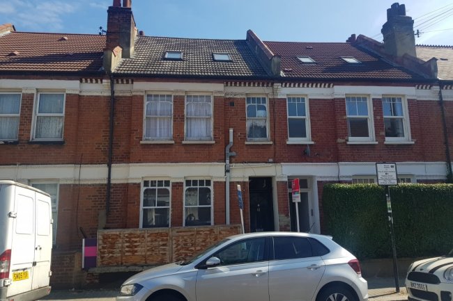 12 Coverton Road, Tooting, London, SW17 0QL
 3