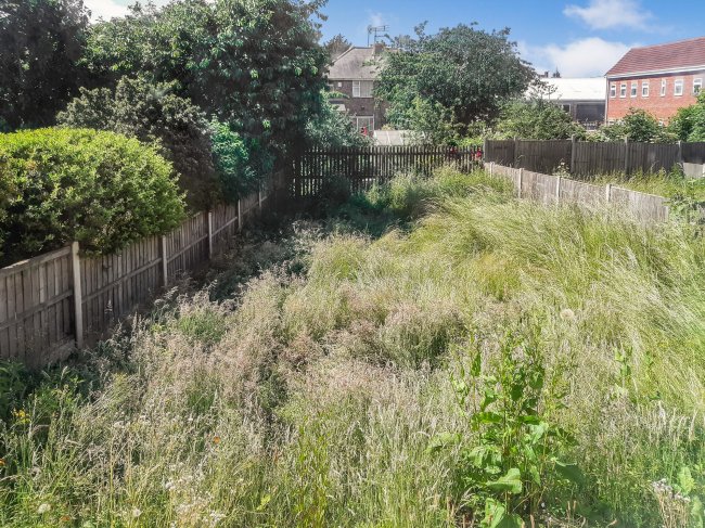 13 Watson Road, Leicester, LE4 6RZ 
 1