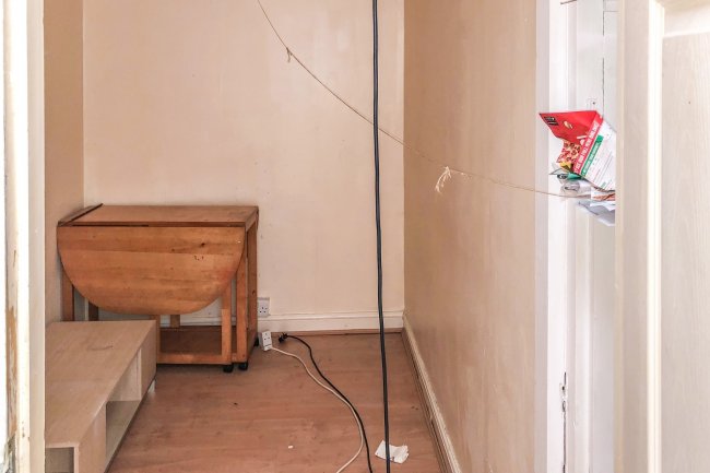 Flat 15, Fareham House, Marlowes, Hemel Hempstead, HP1 1DZ
 7