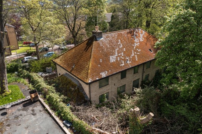 14 Oak Mount, Bradford BD8 7BE 9