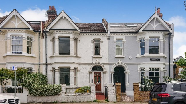 143 Harbord Street, Fulham, London SW6 6PN
 1