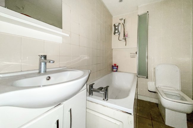 302 Trinity Road, Wandsworth, London SW18 3RG
 2