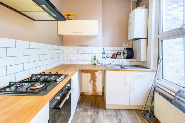 302 Trinity Road, Wandsworth, London SW18 3RG
 2