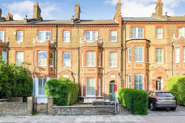 302 Trinity Road, Wandsworth, London SW18 3RG
 2